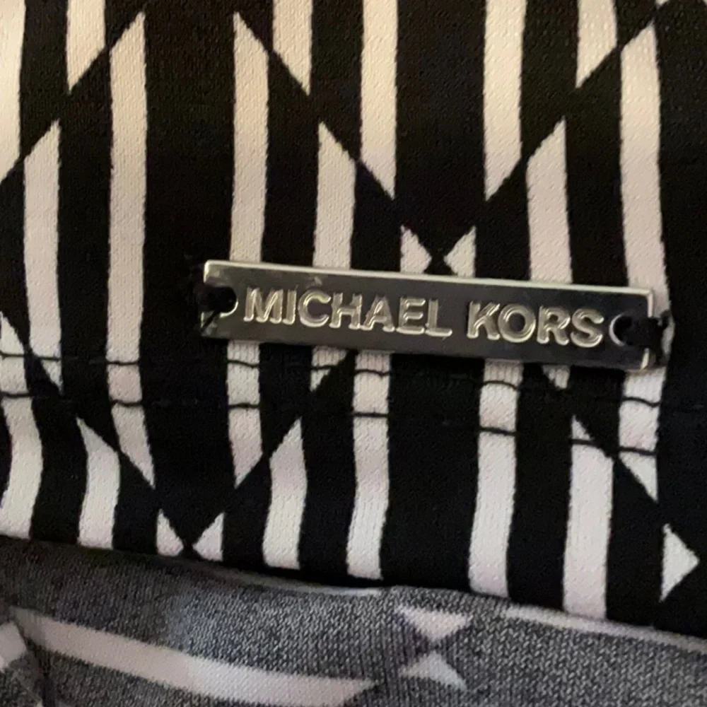 Michael Kors Black White Top Cowl Neck Blouse 3/4 Sleeve 1X‎